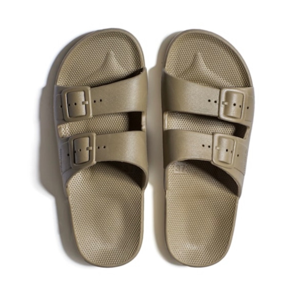 Freedom Moses Mens Khaki Slides Excellent used condition size 46/47 UK